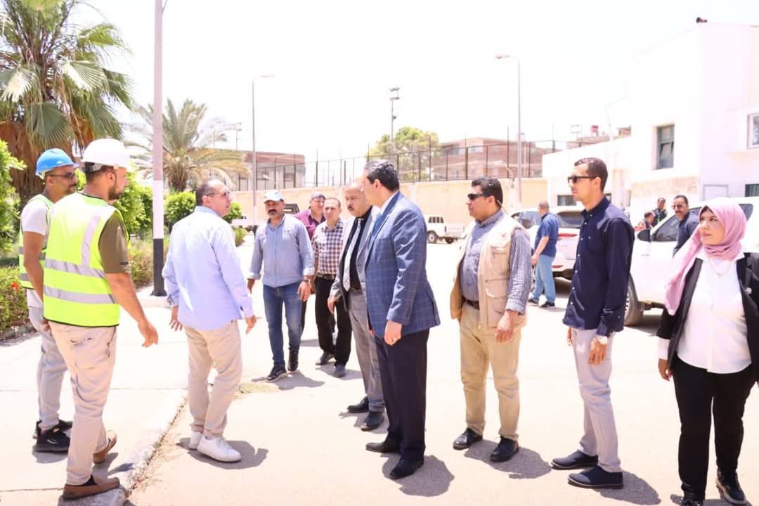 محافظ دمياط يتابع مشروعات الصرف الصحي