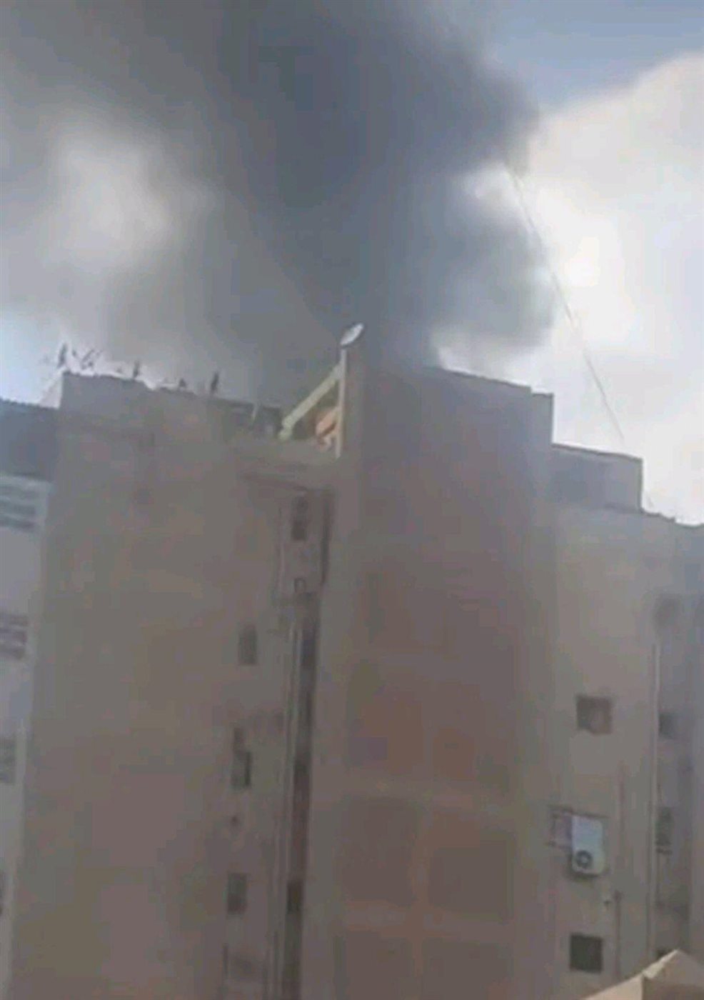 حريق هائل باحد الابراج السكنية بالزقازيق،فيتو