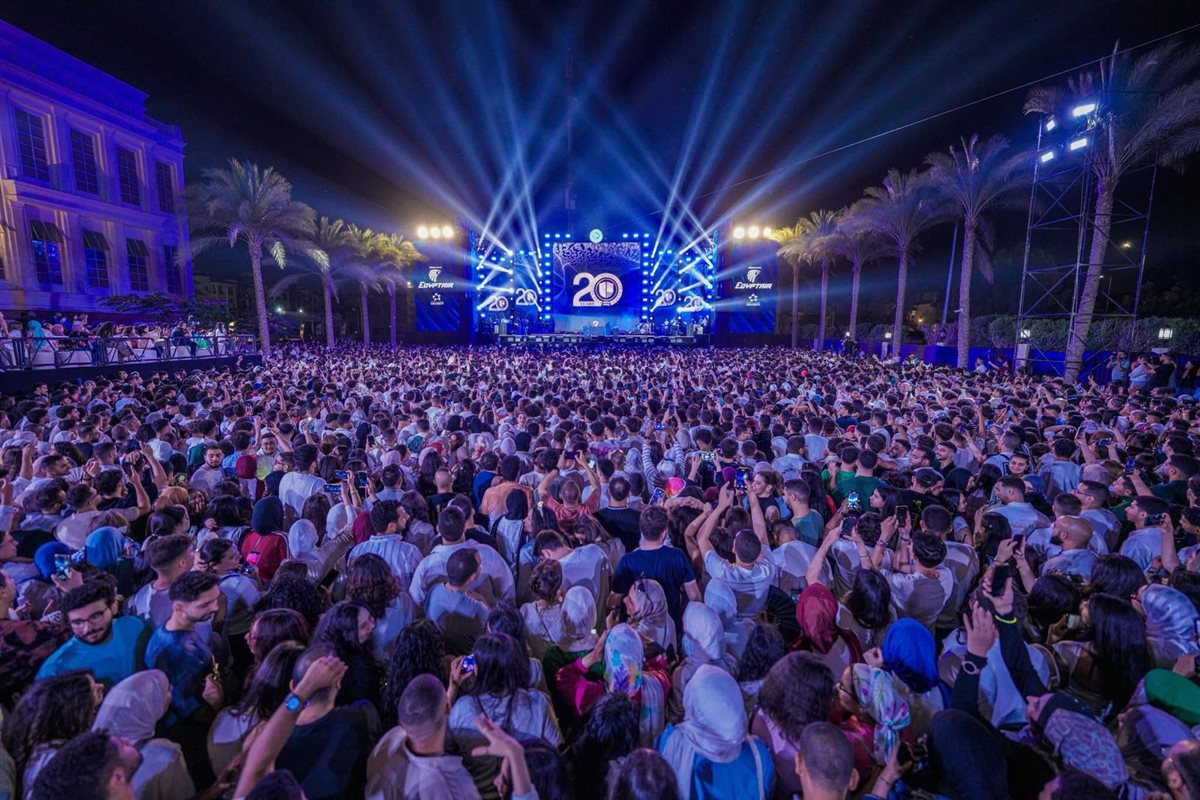 حفل تامر حسني بالجامعة البريطانية