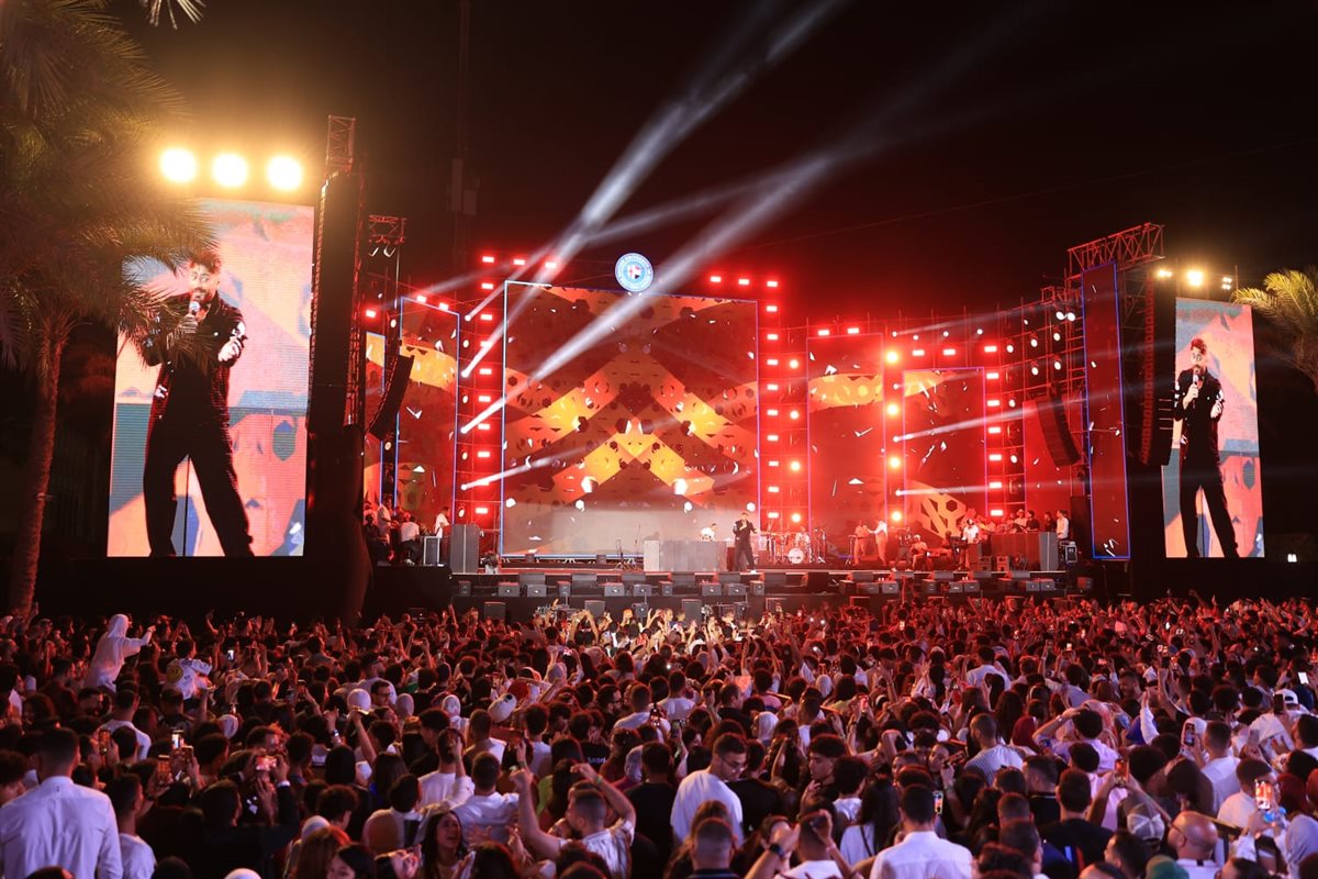 حفل تامر حسني بالجامعة البريطانية