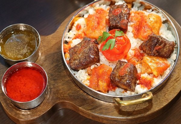 الفتة بالخل والثوم