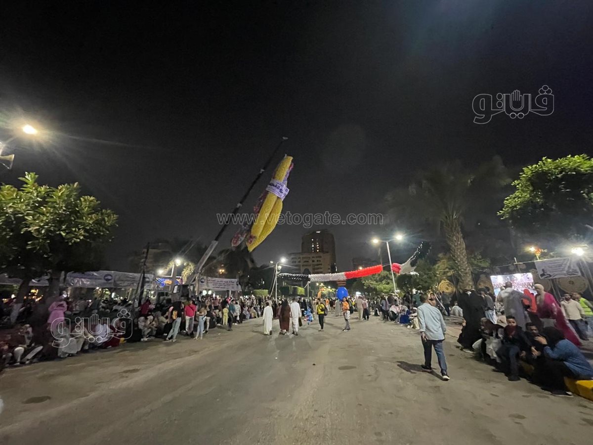 توافد المواطنين على ساحة مصطفي محمود لأداء صلاة عيد الأضحي (3)