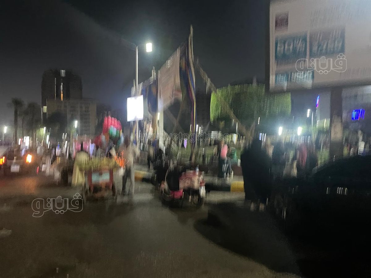 توافد المواطنين على ساحة مصطفي محمود لأداء صلاة عيد الأضحي (4)