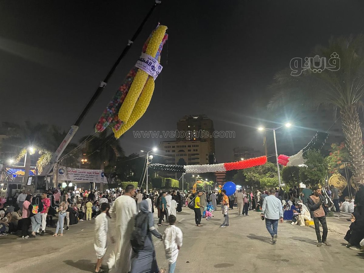 توافد المواطنين على ساحة مصطفي محمود لأداء صلاة عيد الأضحي (5)