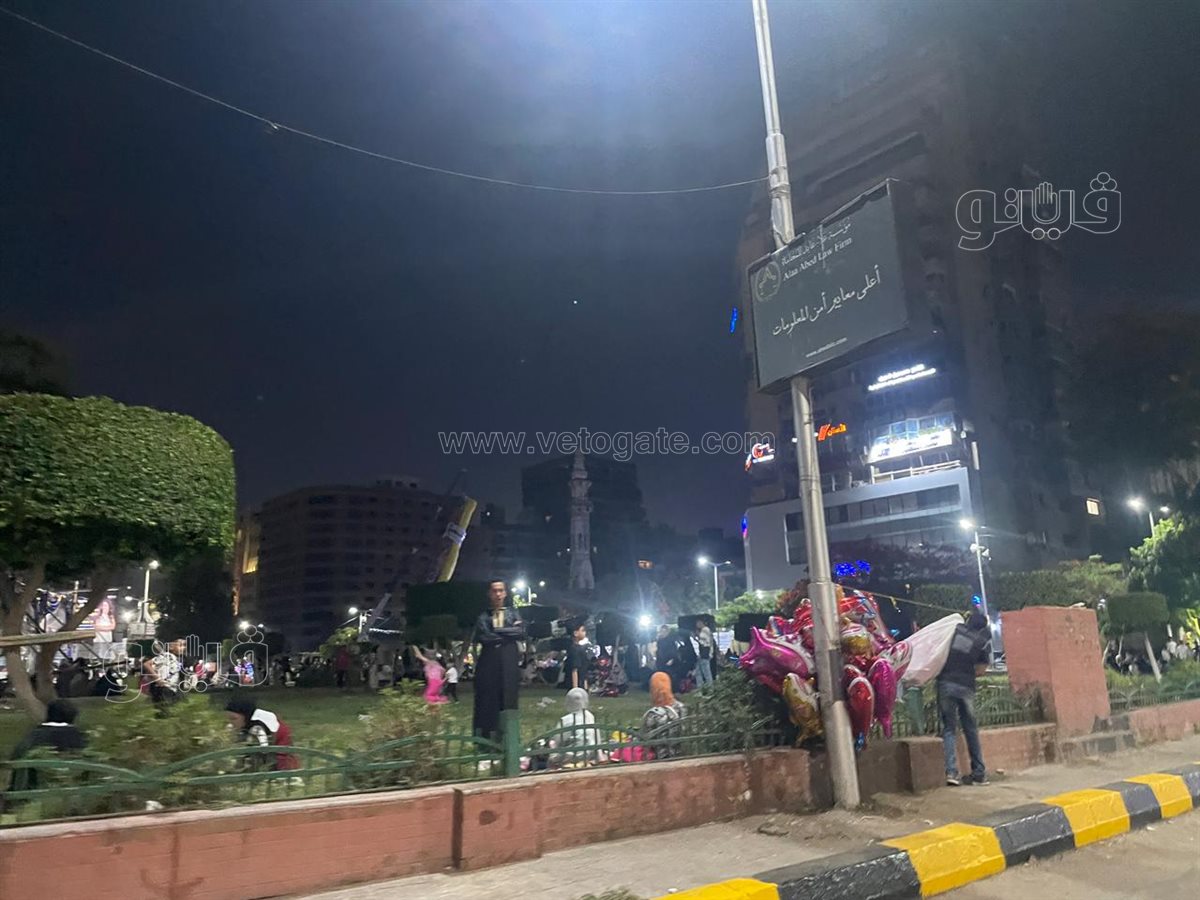 توافد المواطنين على ساحة مصطفي محمود لأداء صلاة عيد الأضحي (6)