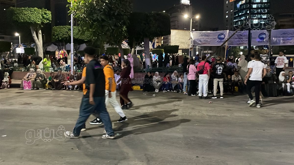 توافد المواطنين على ساحة مصطفي محمود لأداء صلاة عيد الأضحي (13)