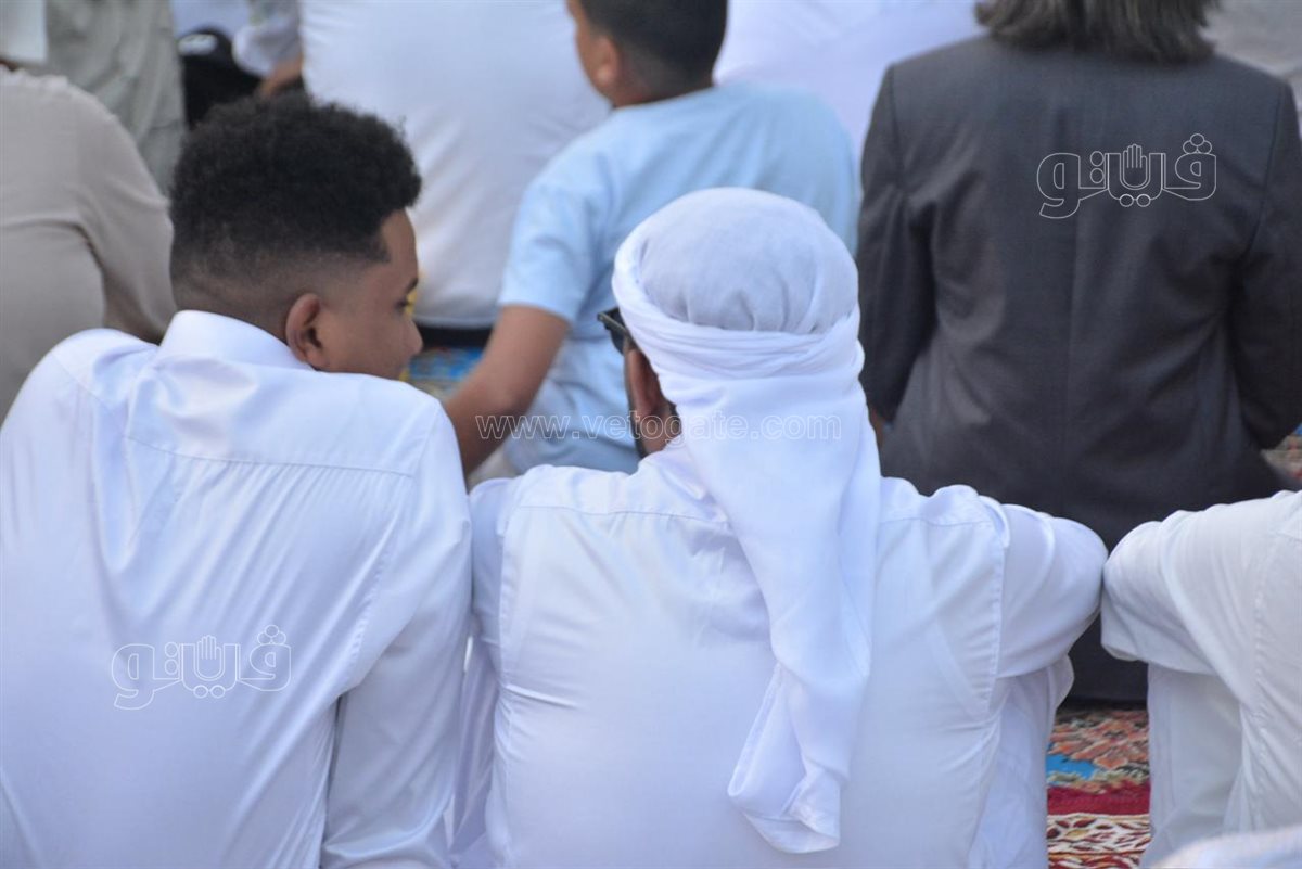 العرب يزينون ساحة مصطفى محمود في صلاة عيد الاضحي (3)