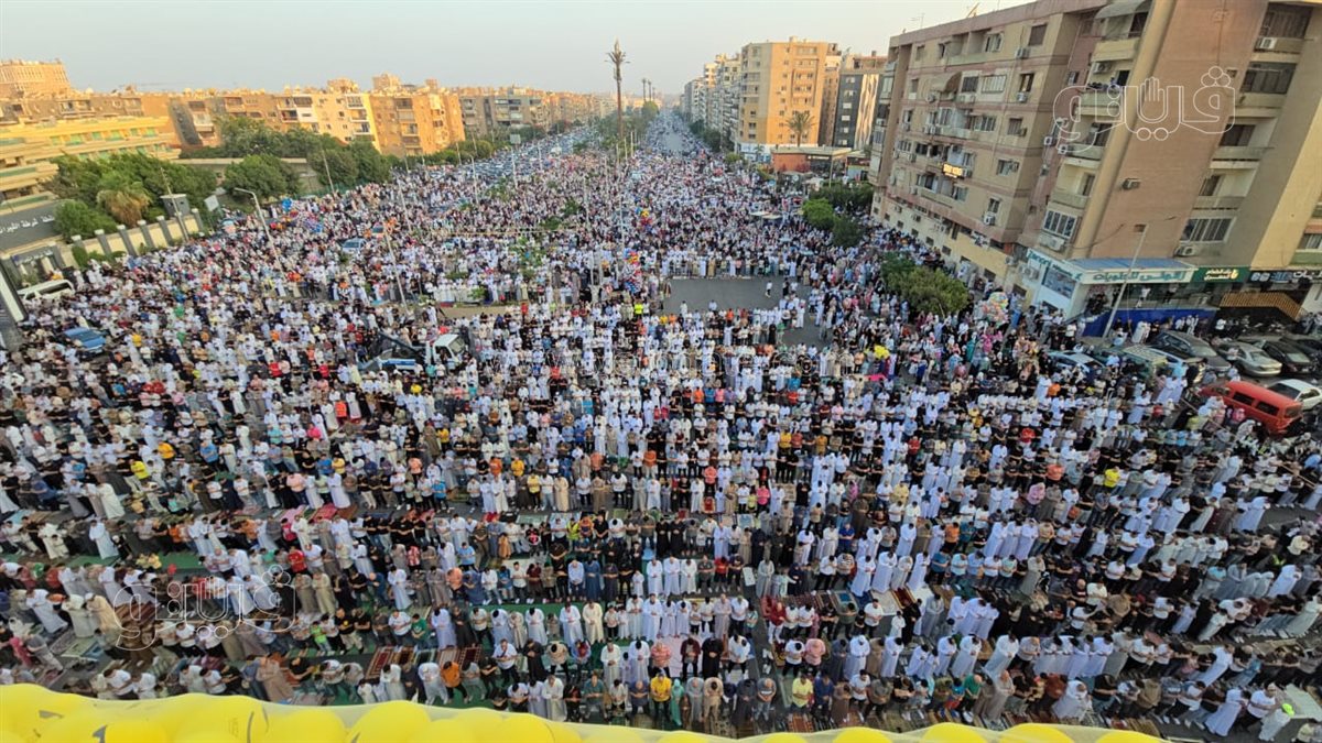  صلاة العيد أمام مسجد الصديق بمصر الجديدة (5)