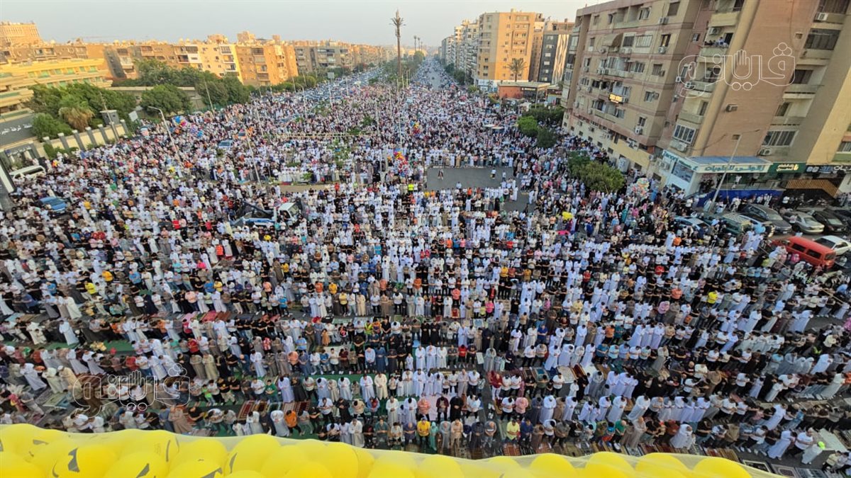  صلاة العيد أمام مسجد الصديق بمصر الجديدة (6)