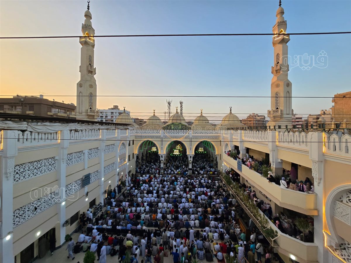  صلاة العيد أمام مسجد الصديق بمصر الجديدة (3)
