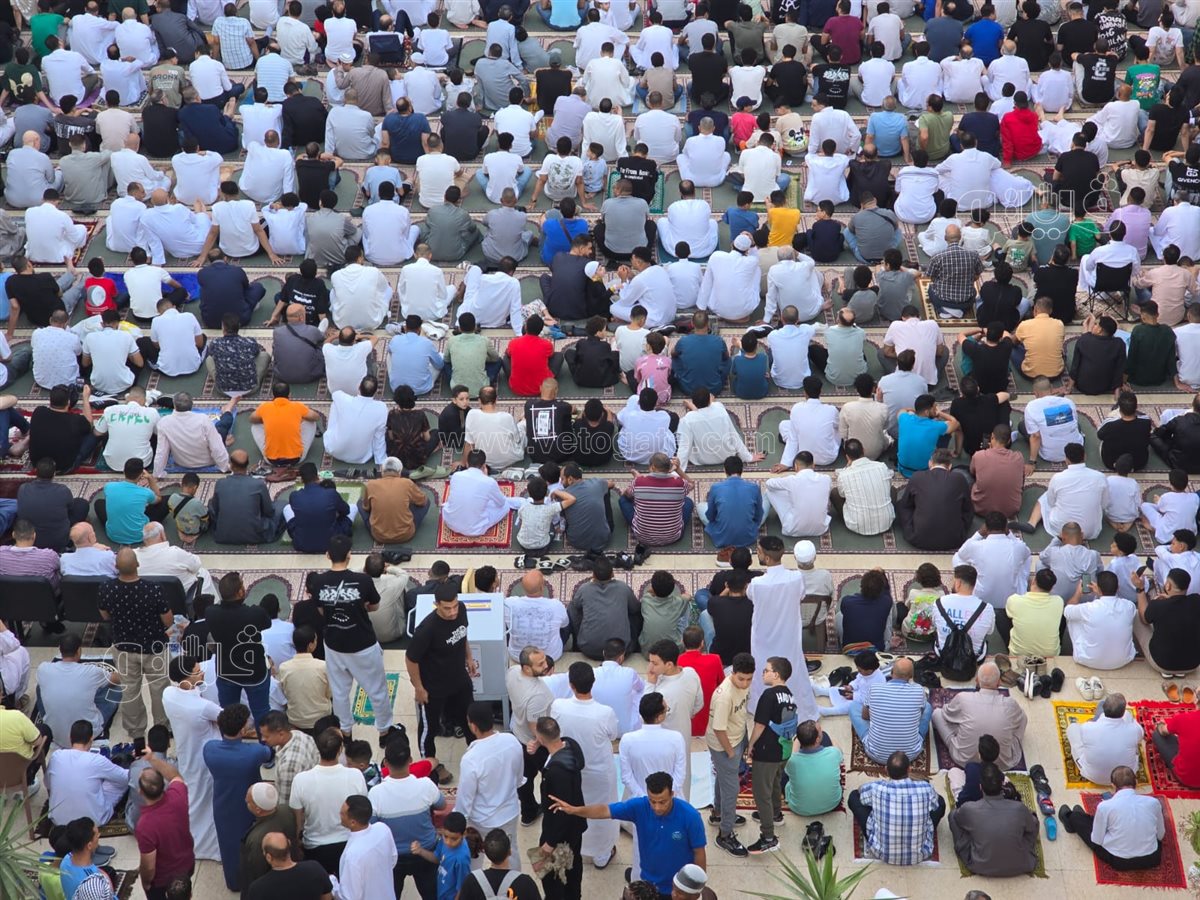  صلاة العيد أمام مسجد الصديق بمصر الجديدة (4)