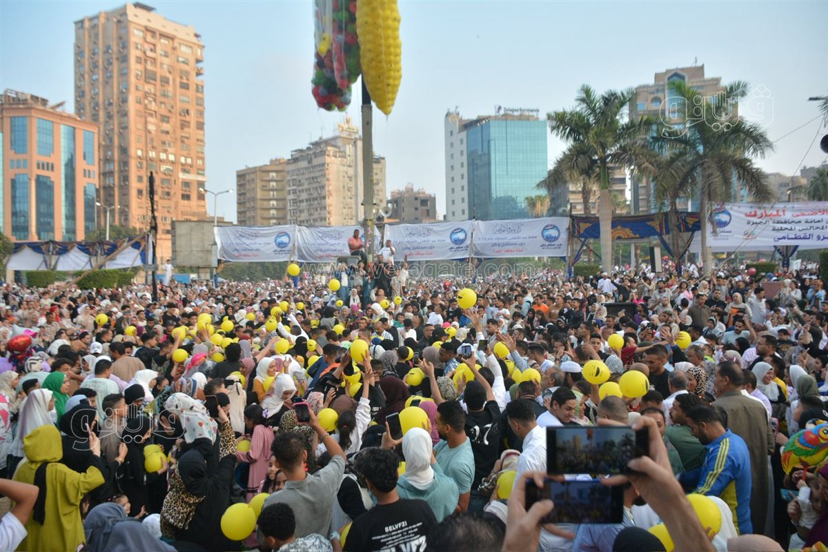 فرحة بساحة مسجد مصطفى محمود (10)