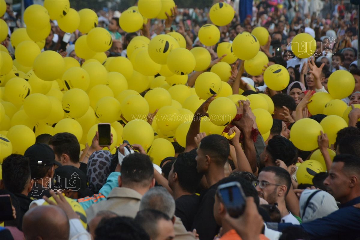 فرحة بساحة مسجد مصطفى محمود (11)