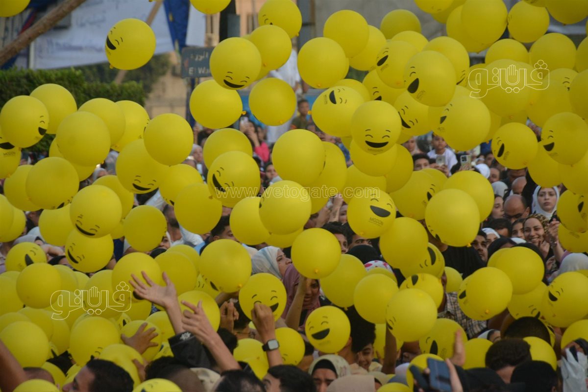 فرحة بساحة مسجد مصطفى محمود (12)