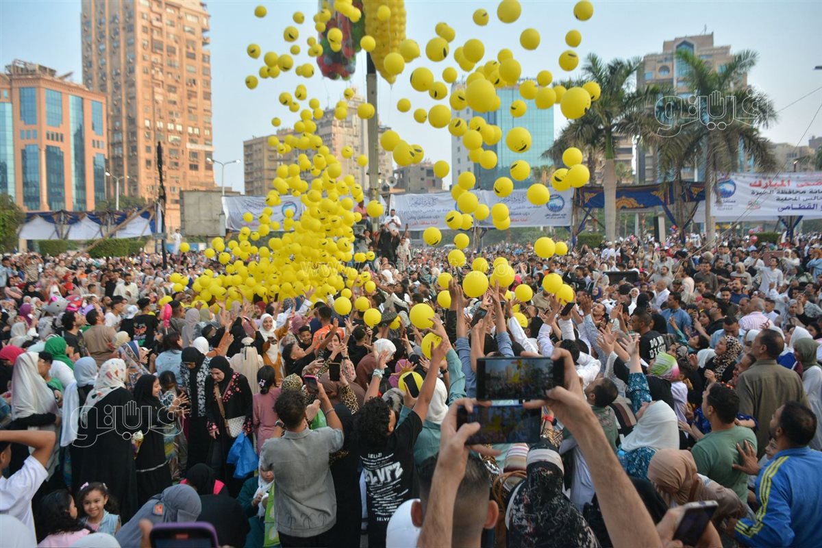 فرحة بساحة مسجد مصطفى محمود (20)