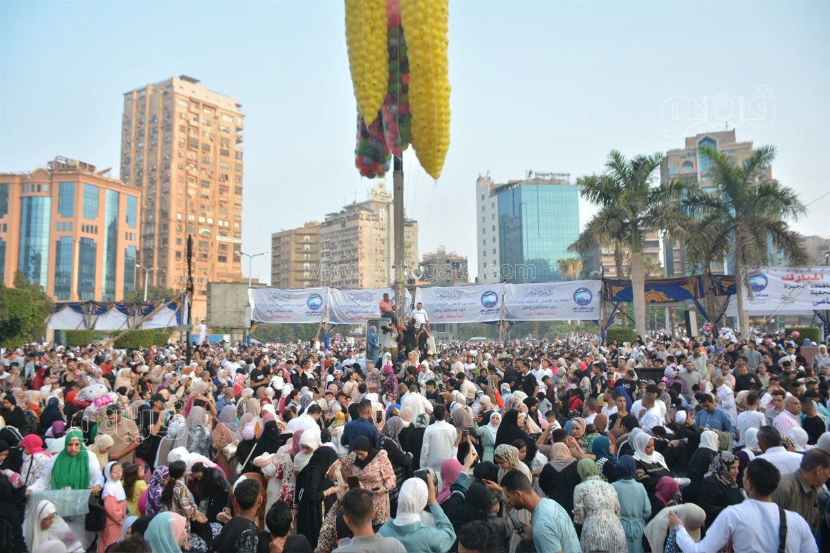 فرحة بساحة مسجد مصطفى محمود (21)