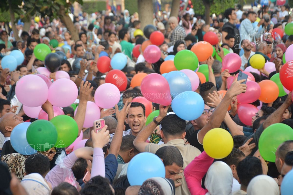 فرحة بساحة مسجد مصطفى محمود (29)