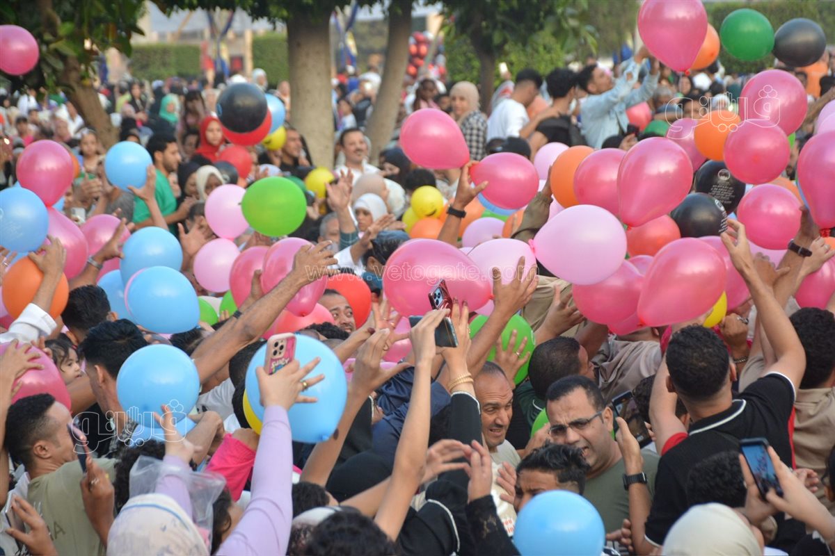 فرحة بساحة مسجد مصطفى محمود (31)