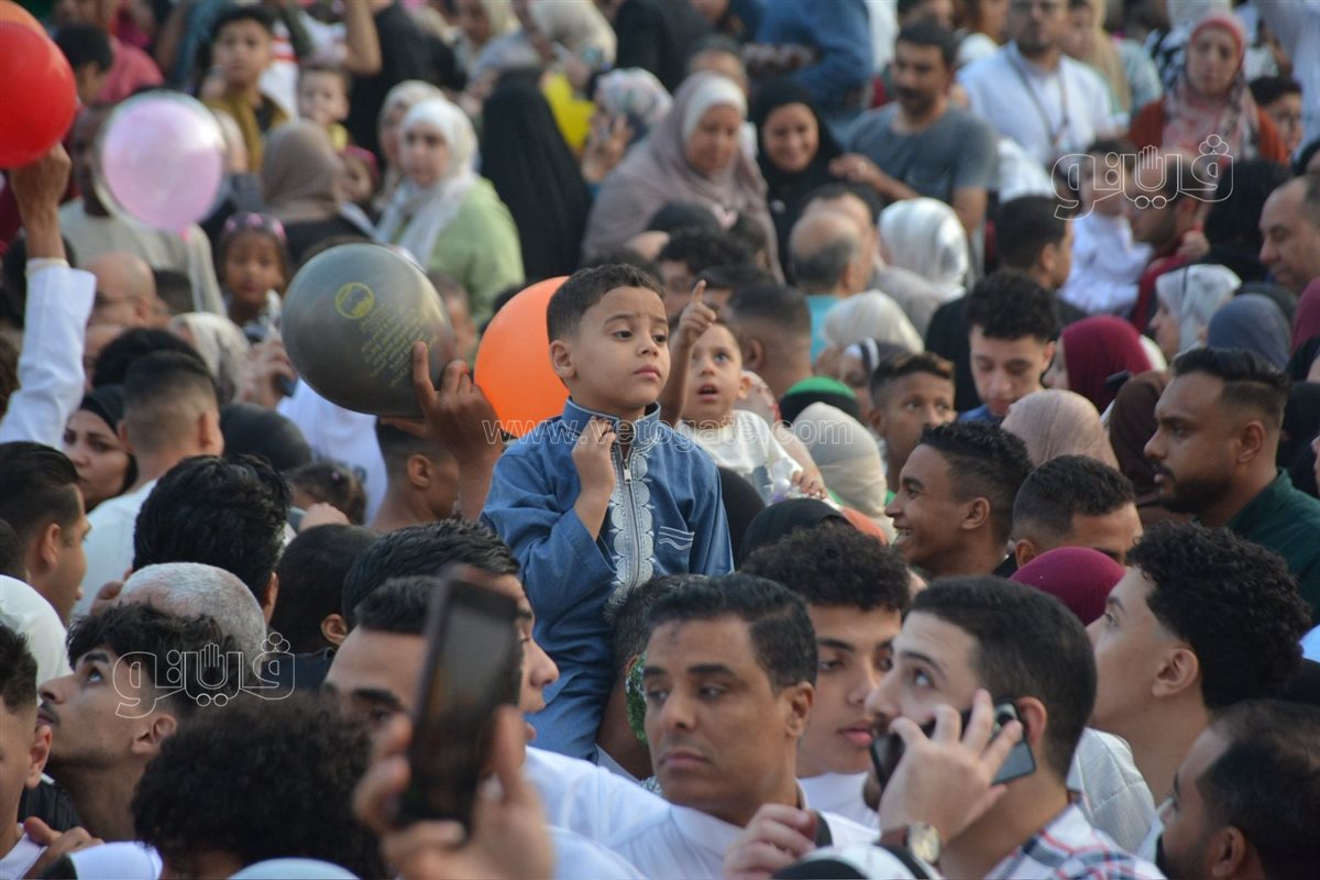 فرحة بساحة مسجد مصطفى محمود (47)