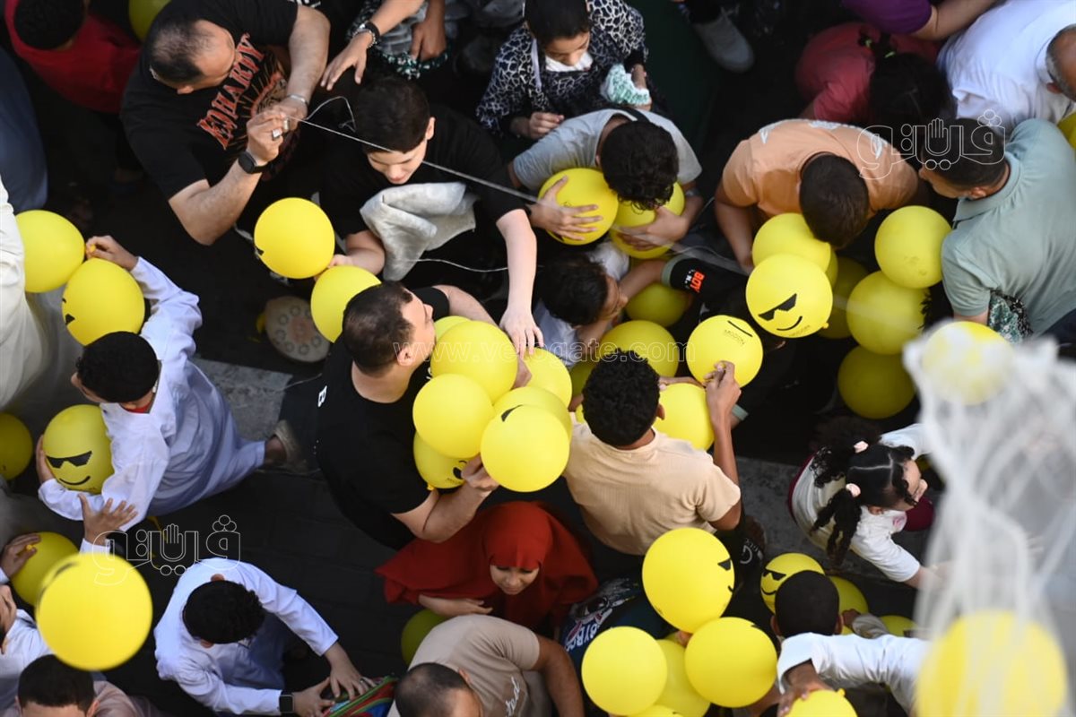 شماريخ وبلالين، احتفالات بعد صلاة العيد الأضحي بساحة الصديق بمصر الجديدة (7)