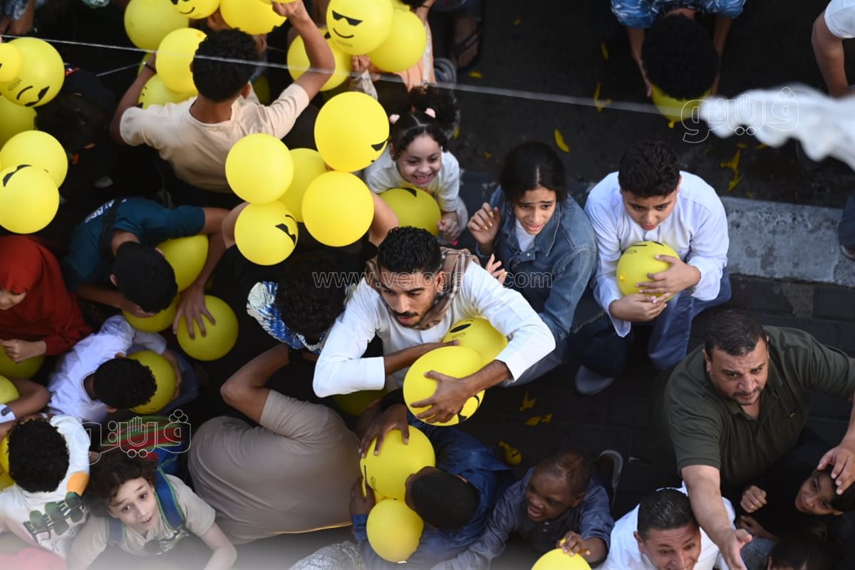شماريخ وبلالين، احتفالات بعد صلاة العيد الأضحي بساحة الصديق بمصر الجديدة (9)