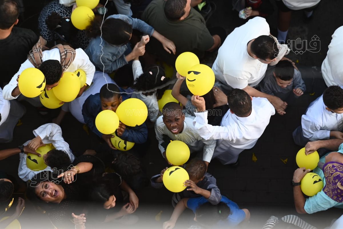 شماريخ وبلالين، احتفالات بعد صلاة العيد الأضحي بساحة الصديق بمصر الجديدة (10)