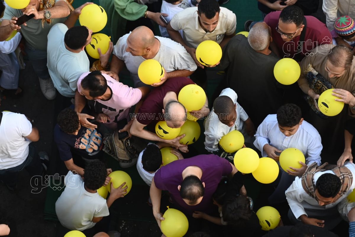 شماريخ وبلالين، احتفالات بعد صلاة العيد الأضحي بساحة الصديق بمصر الجديدة (12)