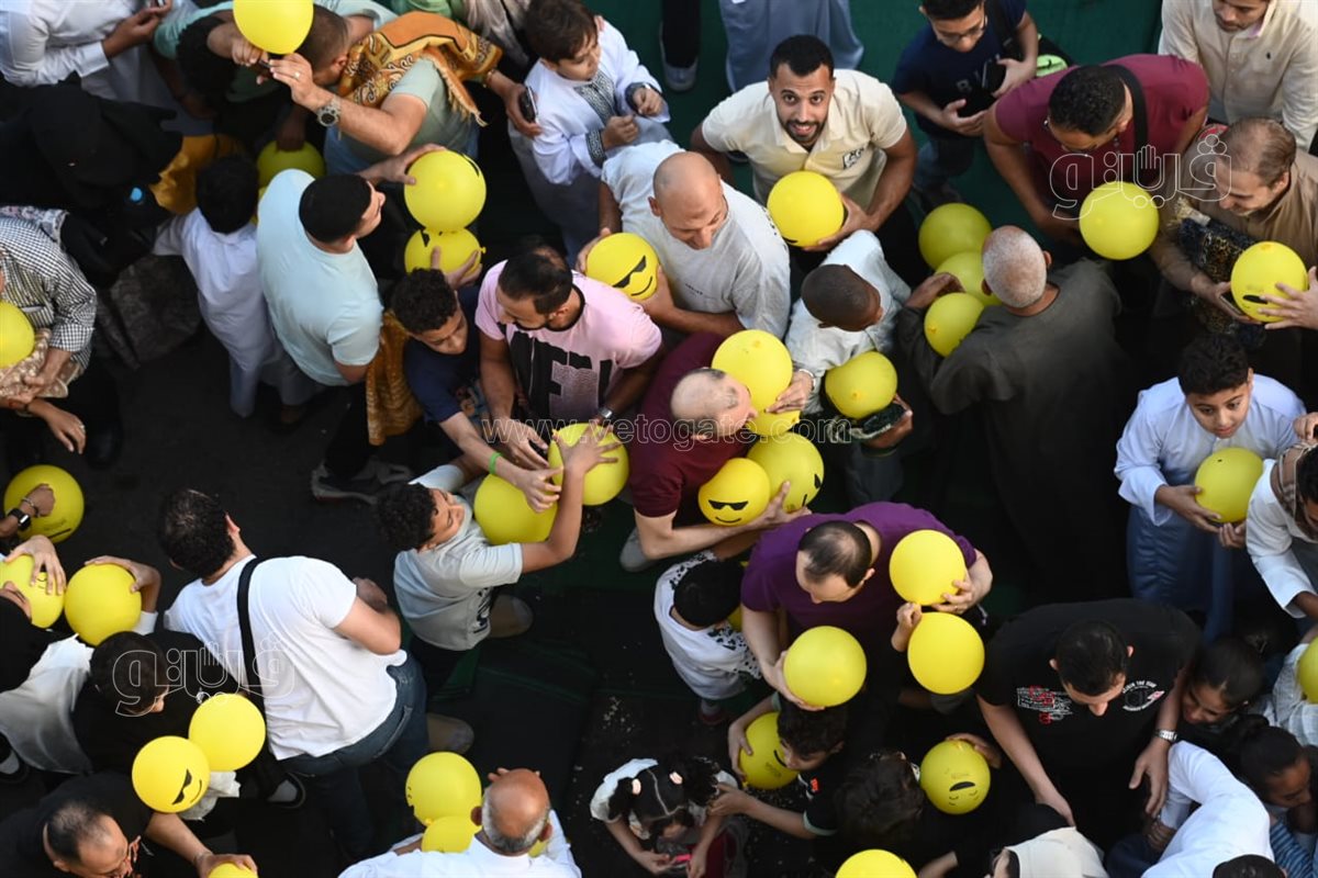 شماريخ وبلالين، احتفالات بعد صلاة العيد الأضحي بساحة الصديق بمصر الجديدة (13)