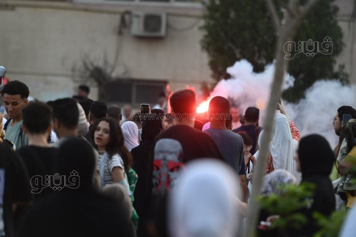 شماريخ وبلالين، احتفالات بعد صلاة العيد الأضحي بساحة الصديق بمصر الجديدة (16)