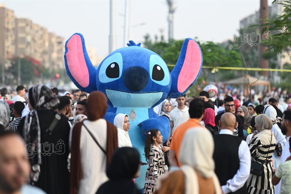 شماريخ وبلالين، احتفالات بعد صلاة العيد الأضحي بساحة الصديق بمصر الجديدة (18)
