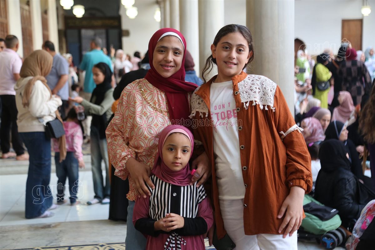 الأطفال يخطفون الأنظار في صلاة عيد الأضحي بالجامع الأزهر (1)