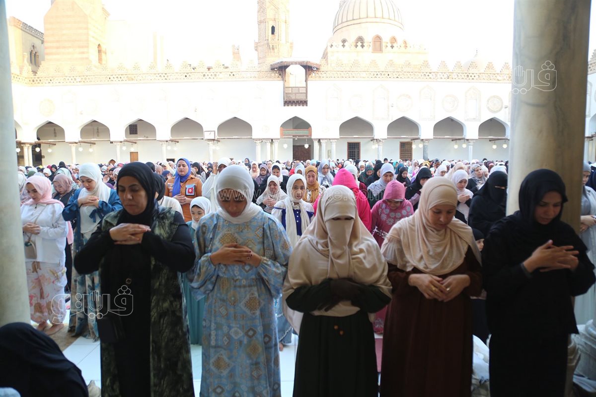 الأطفال يخطفون الأنظار في صلاة عيد الأضحي بالجامع الأزهر (5)