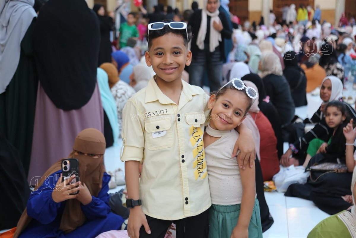 الأطفال يخطفون الأنظار في صلاة عيد الأضحي بالجامع الأزهر (12)