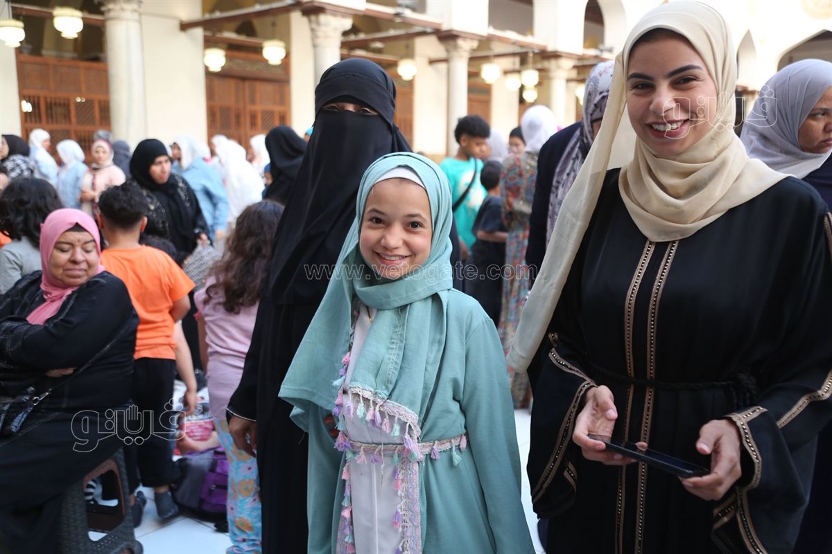 الأطفال يخطفون الأنظار في صلاة عيد الأضحي بالجامع الأزهر (20)