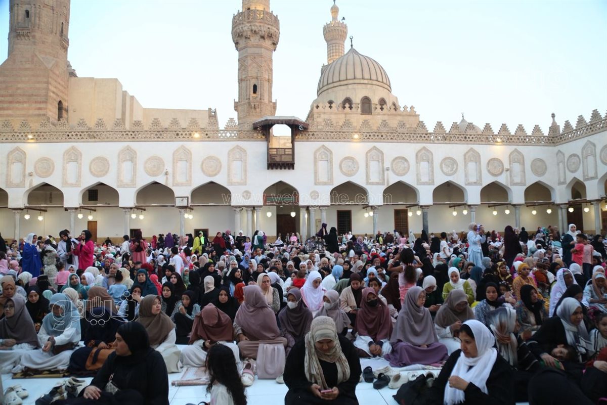 الأطفال يخطفون الأنظار في صلاة عيد الأضحي بالجامع الأزهر (22)