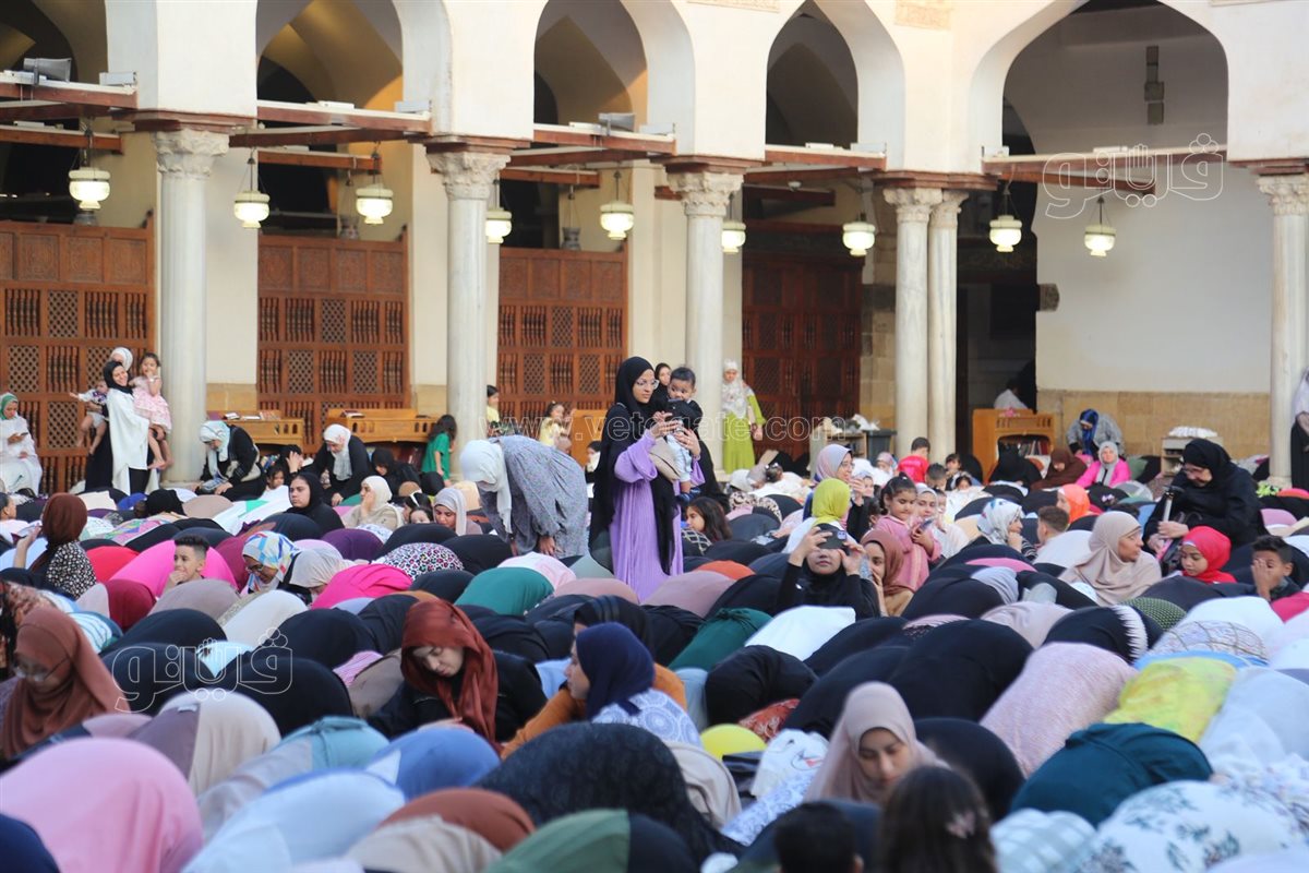 الأطفال يخطفون الأنظار في صلاة عيد الأضحي بالجامع الأزهر (24)