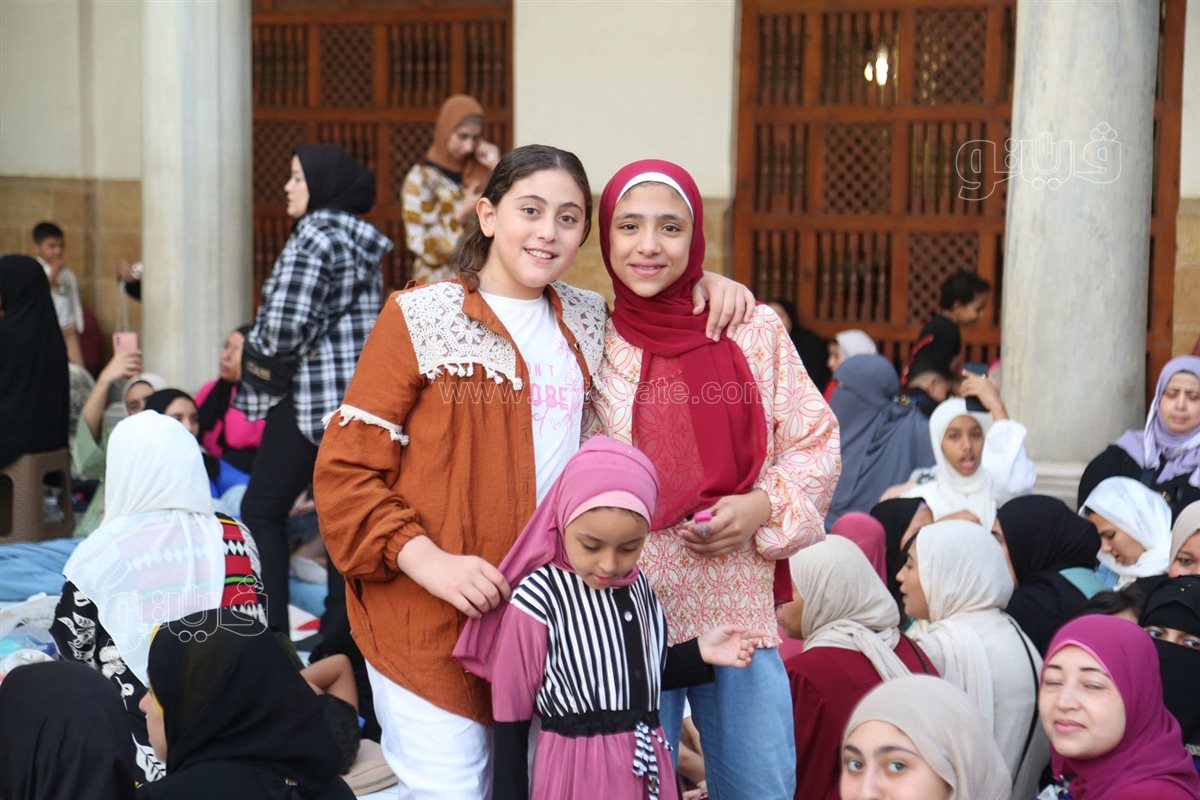الأطفال يخطفون الأنظار في صلاة عيد الأضحي بالجامع الأزهر (25)