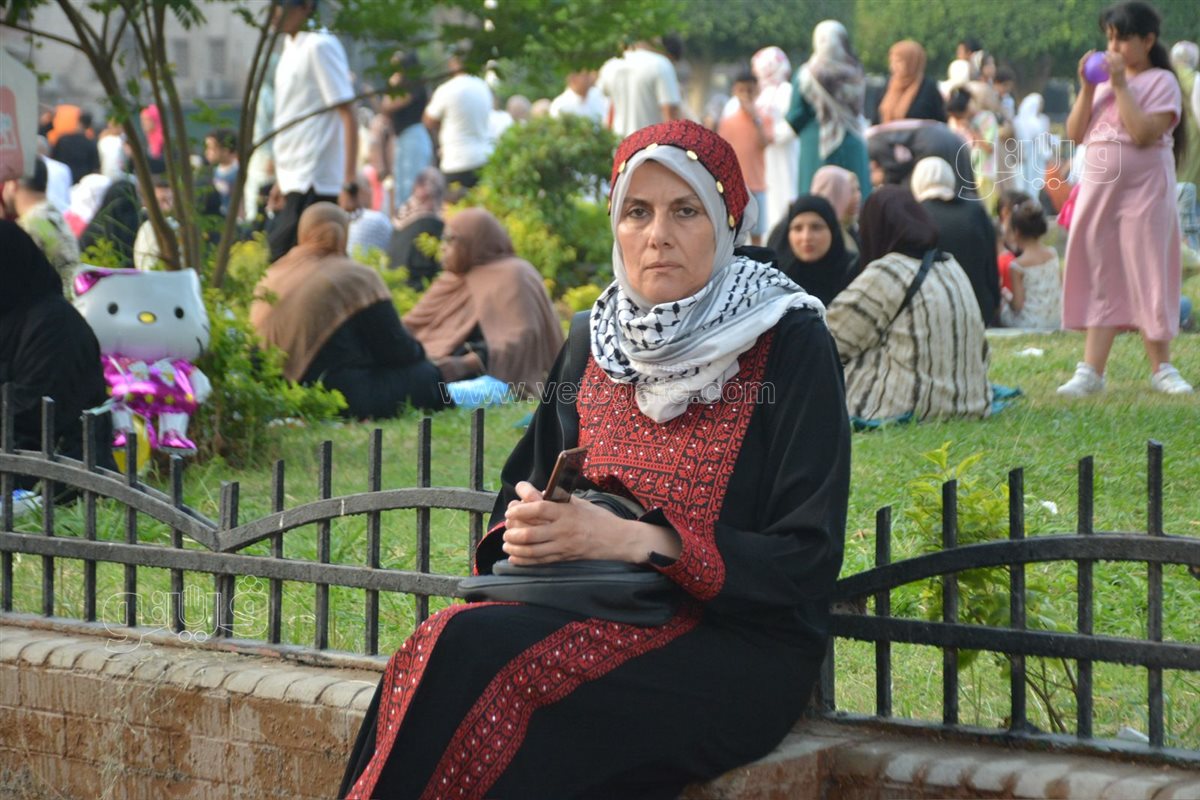 بالبلالين ورزاز الثلج، شاهد احتفالات المصلين بساحة مسجد مصطفى محمود احتفالا بالعيد (2)