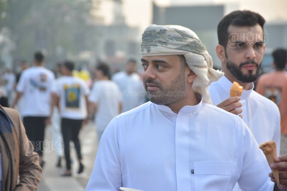 بالبلالين ورزاز الثلج، شاهد احتفالات المصلين بساحة مسجد مصطفى محمود احتفالا بالعيد (15)