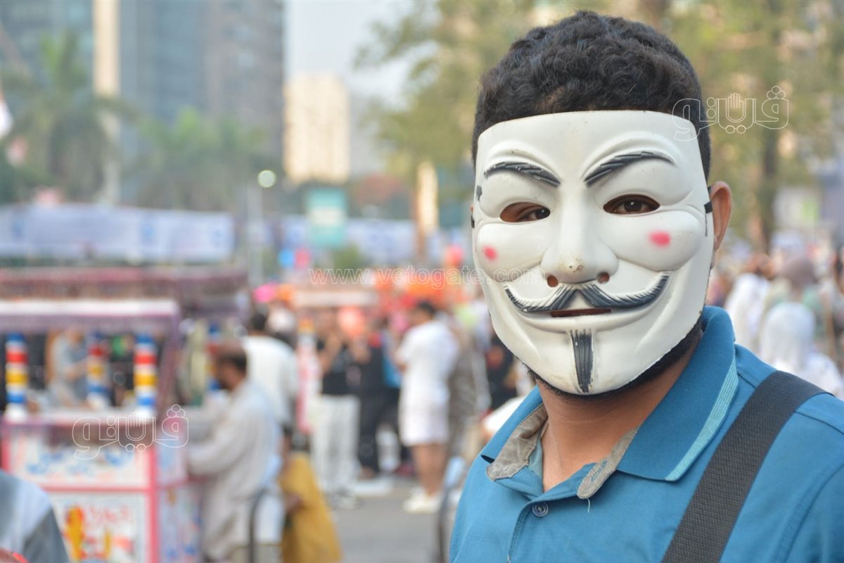 بالبلالين ورزاز الثلج، شاهد احتفالات المصلين بساحة مسجد مصطفى محمود احتفالا بالعيد (37)