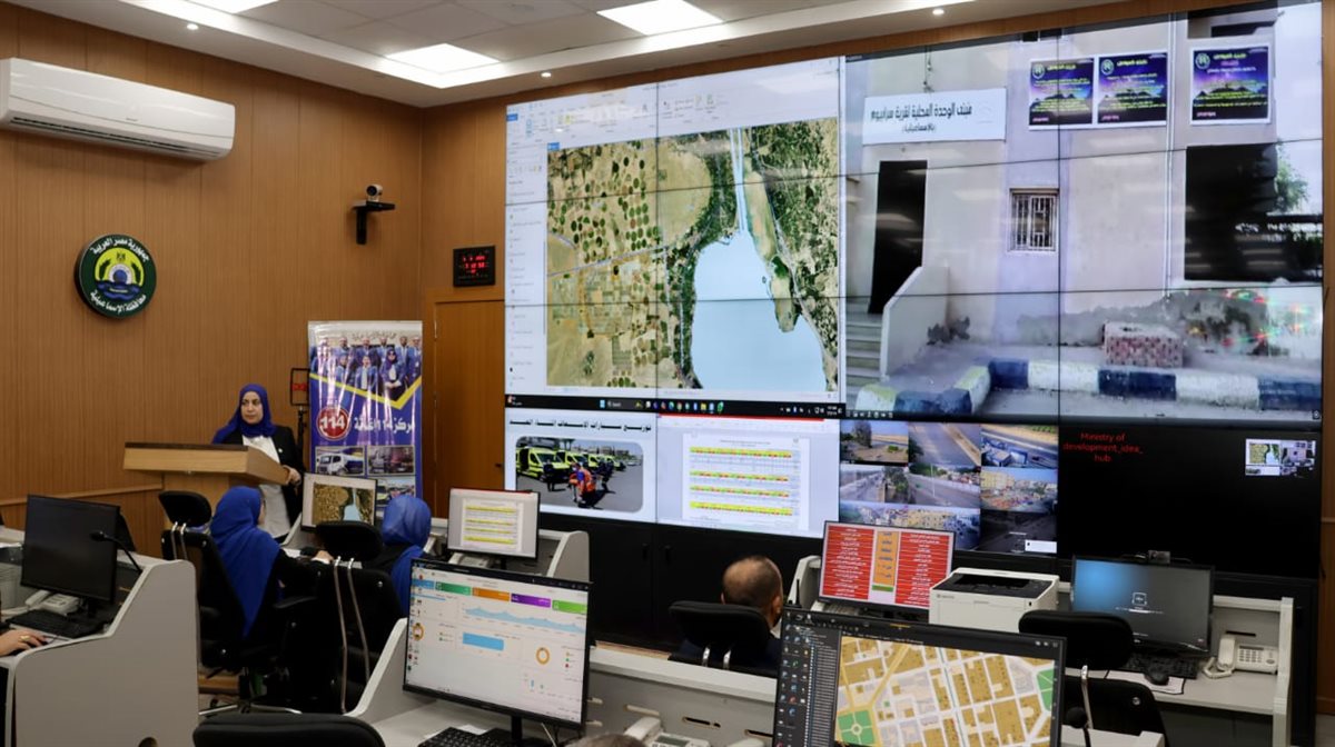 جانب من متابعة المحافظ لمركز التحكم بالشبكة الوطنية، فيتو