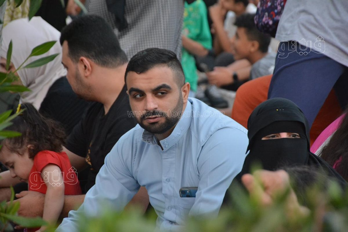 سيلفي العيد يسيطر على ساحة مصطفي محمود قبل انطلاق الصلاة (13)