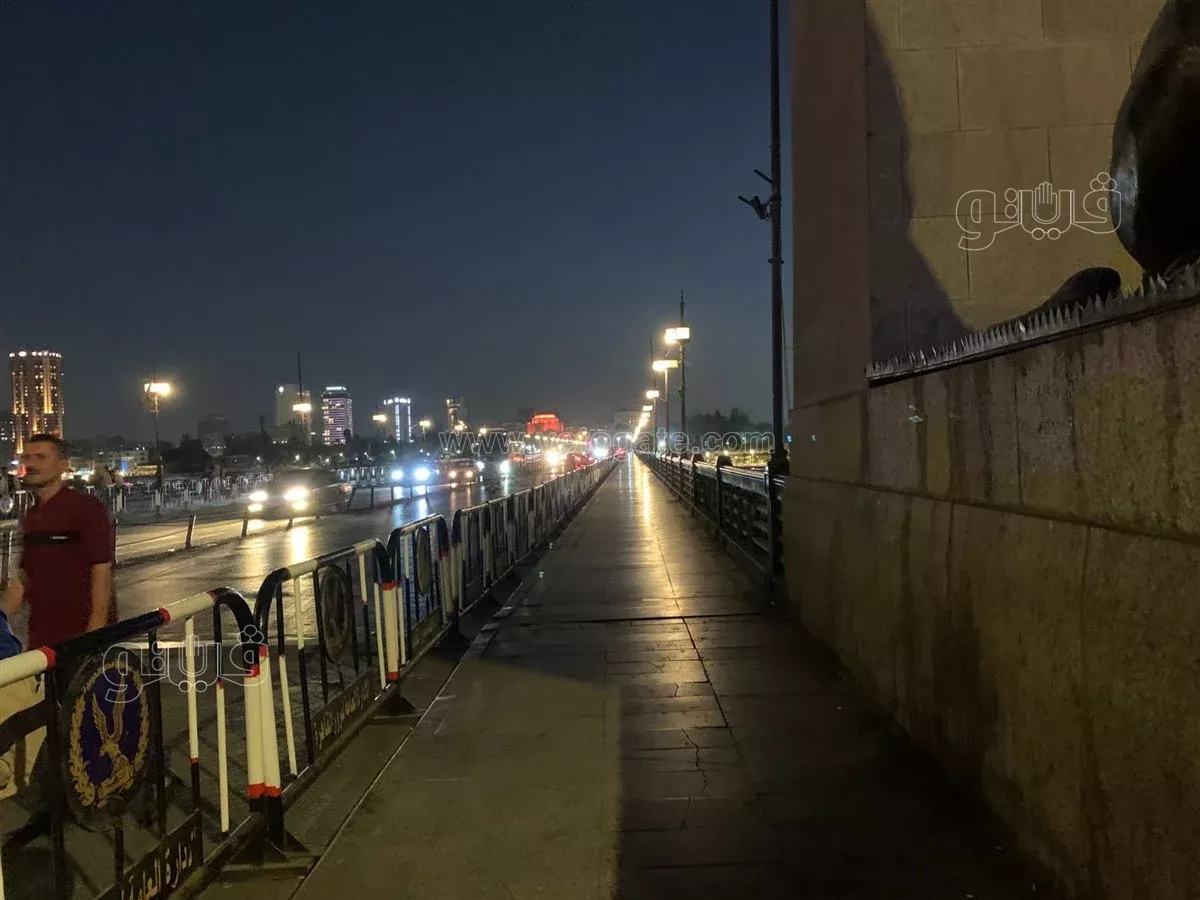 إغلاقًا تامًا أمام حركة المشاة على كوبري قصر النيل 