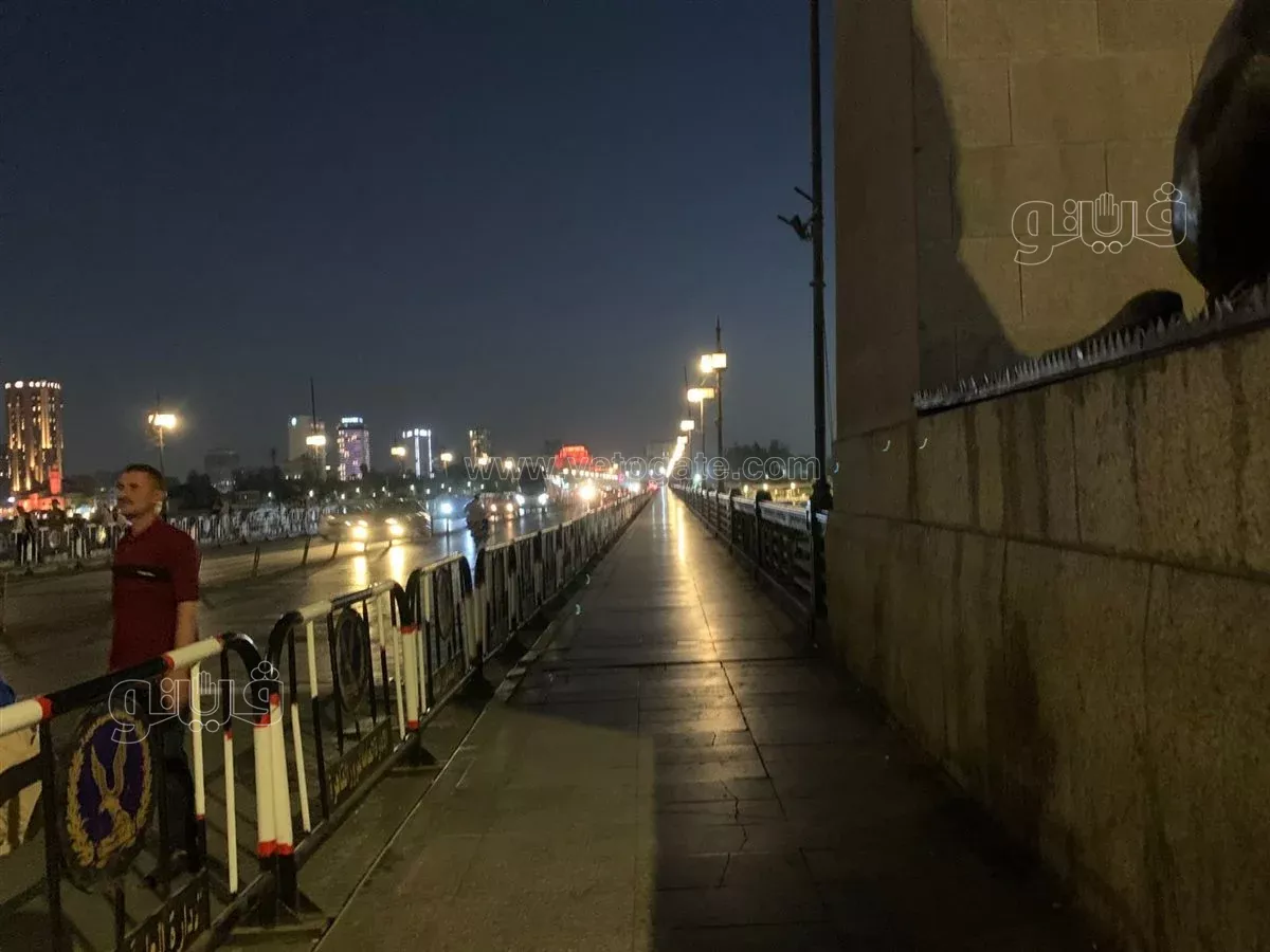 إغلاقًا تامًا أمام حركة المشاة على كوبري قصر النيل 