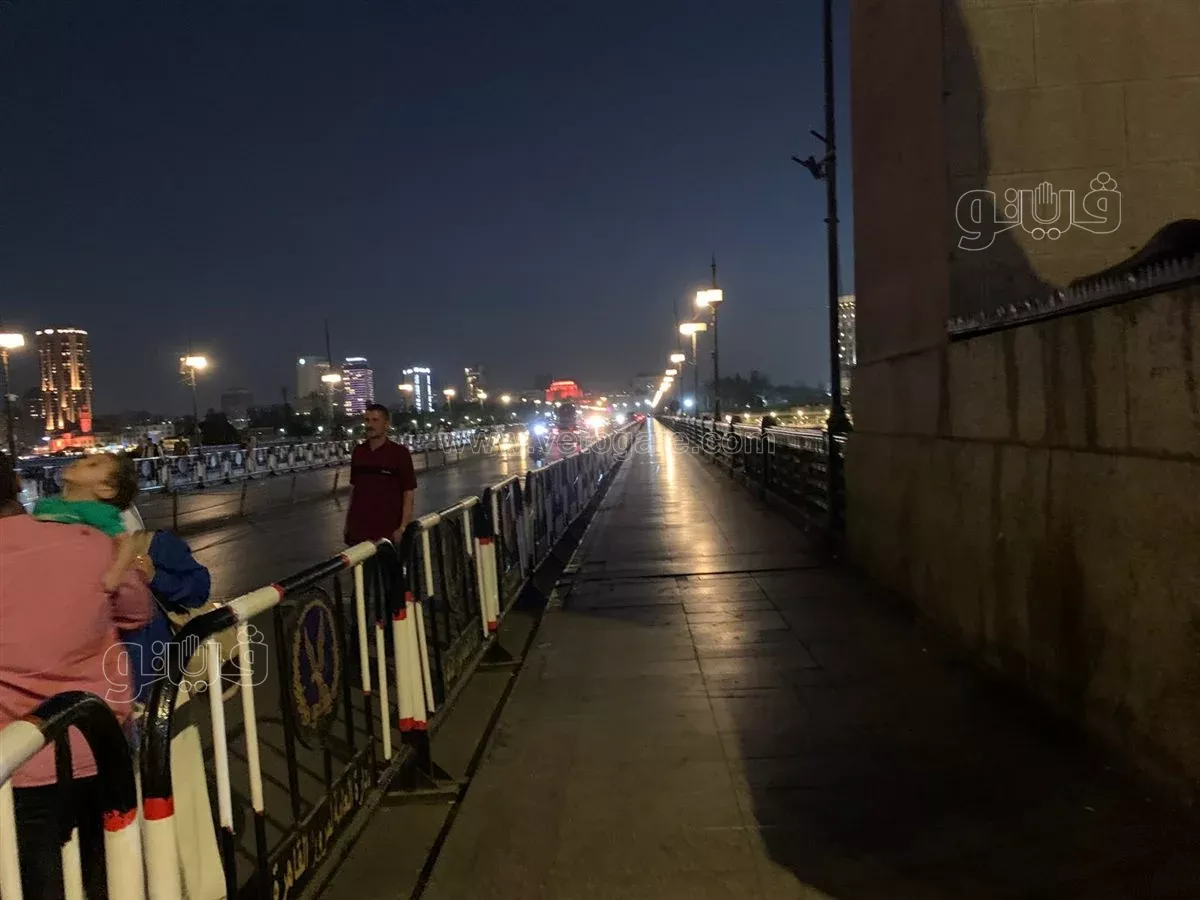 إغلاقًا تامًا أمام حركة المشاة على كوبري قصر النيل 