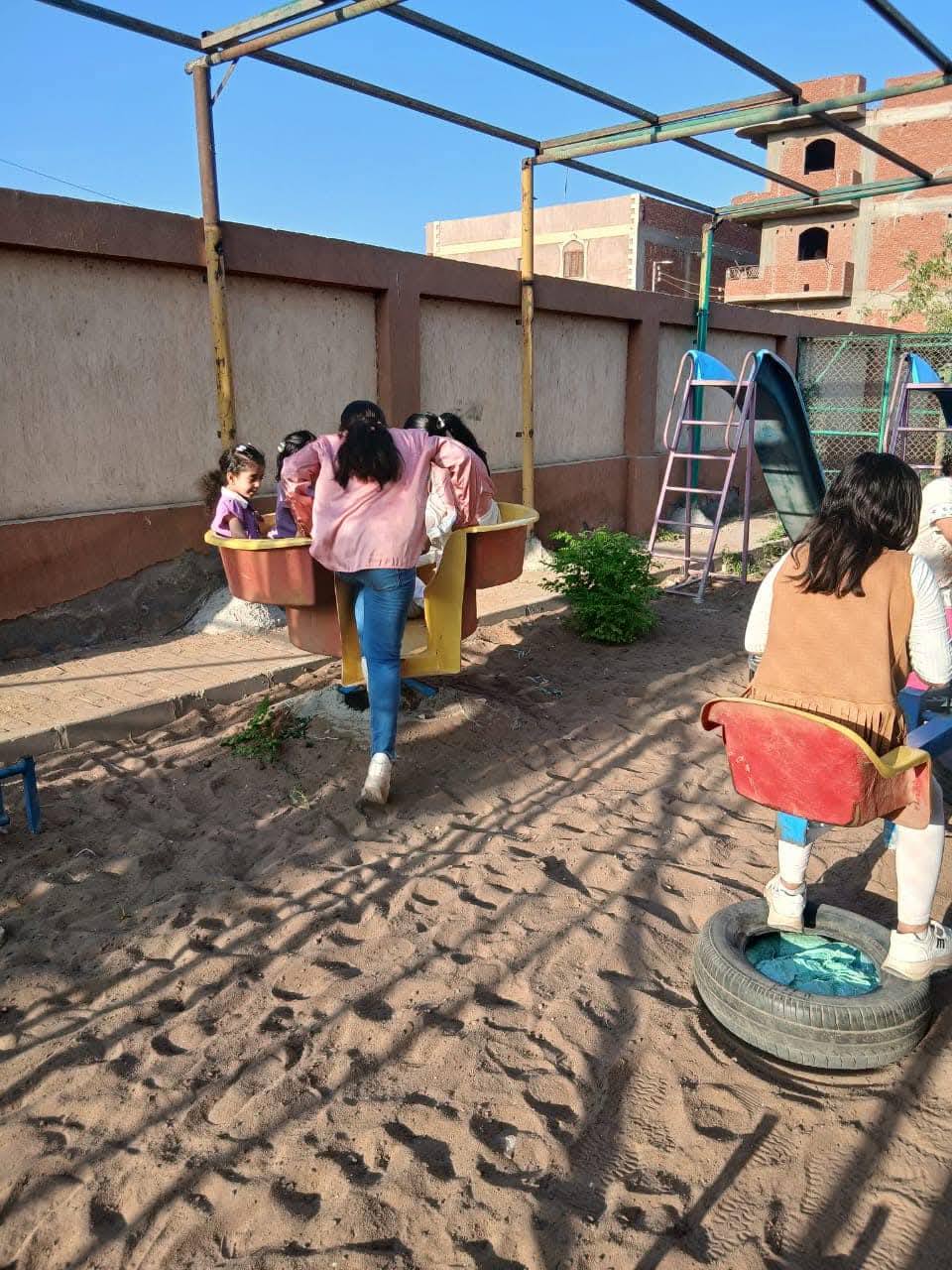 الملاهي الشعبية احتفالات الاطفال بالقليوبية بالعيد،فيتو