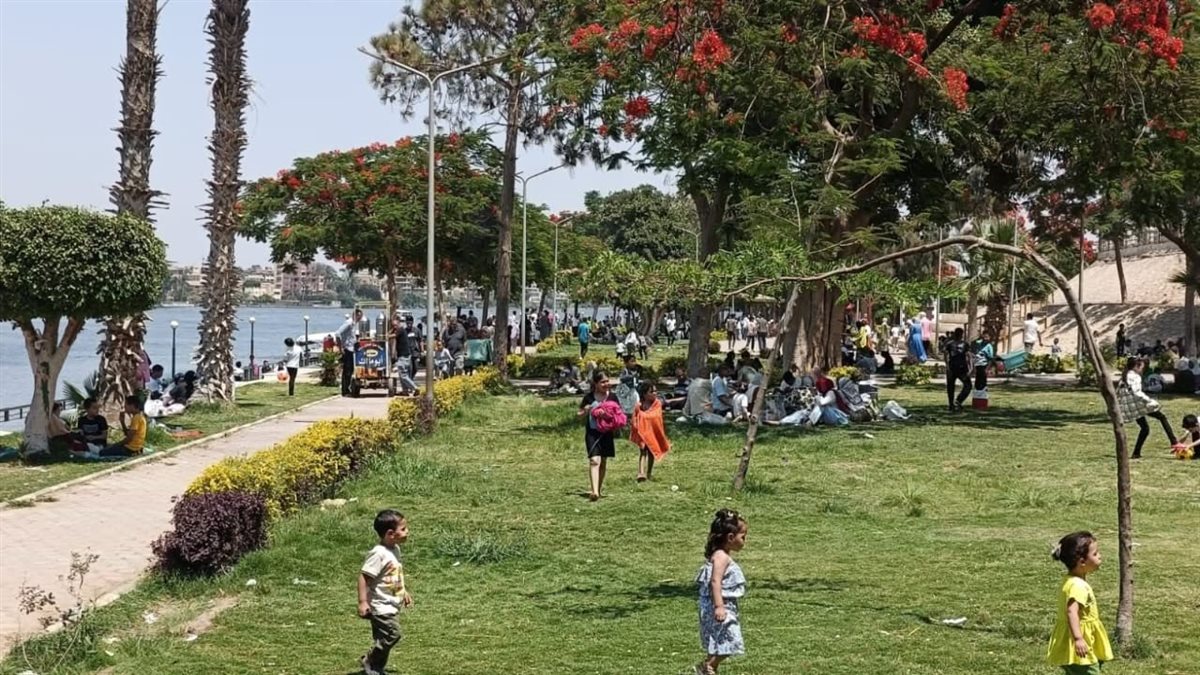 اقبال المواطنيين علي حدائق القناطر، فيتو