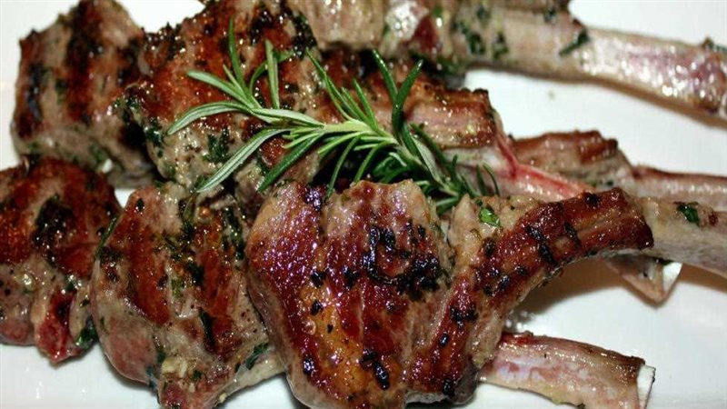 طريقة عمل الريش المشوية بالأعشاب