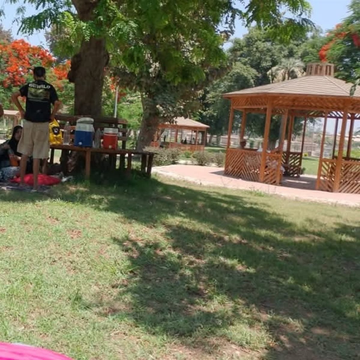 توافد المواطنيين علي حدائق القناطر في العيد،فيتو 