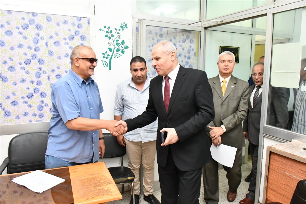 جانب من جولة رئيس الجامعة، فيتو